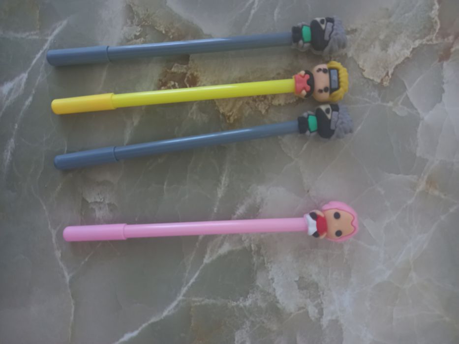 Пеналы, ручка, тетради