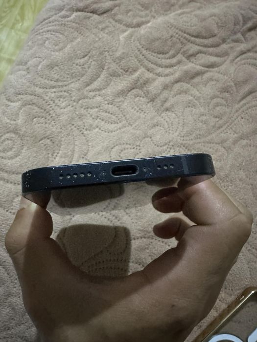 Iphone 16 e vand schimb cititi anuntul cu atentie va rog