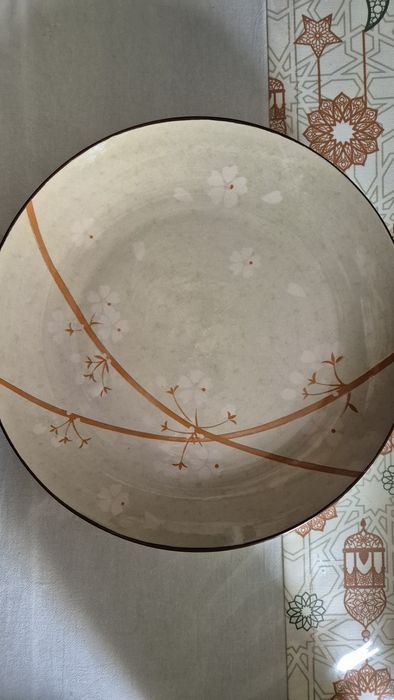 Продам сервиз на 6 пеисон