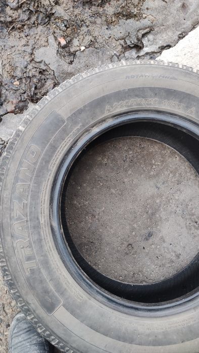 Шина на 225/70/16