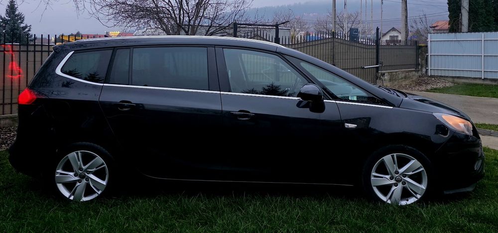 Opel Zafira 7 locuri an 2016