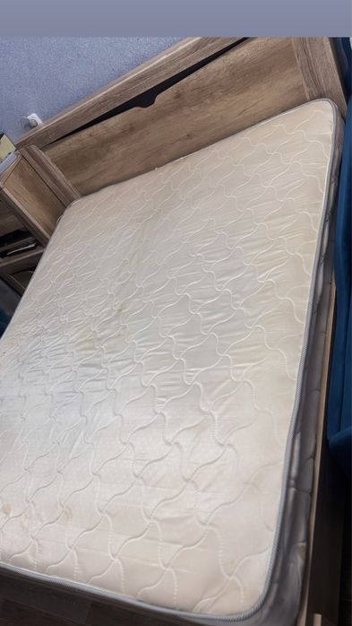 Продам кровать срочно.