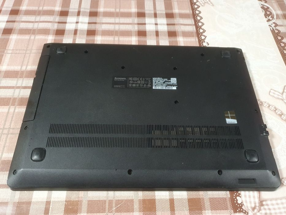 Лаптоп Lenovo B50-10 / Подарък чантичка
