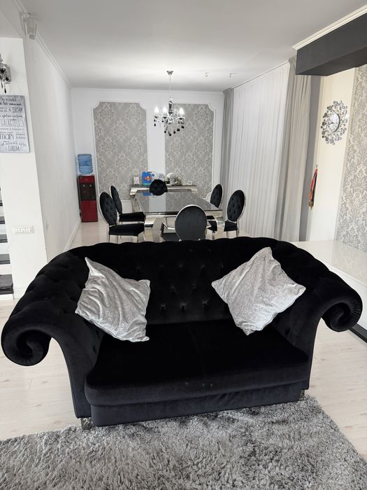 Set 3 canapele in stare foarte buna. Ca noi