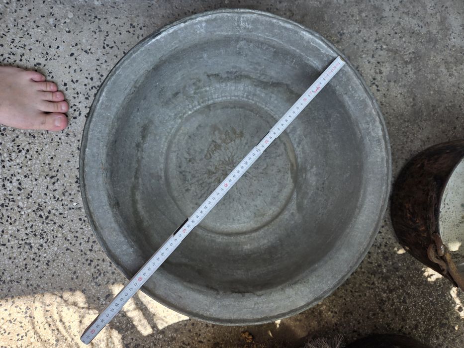 Медни менци и меден леген