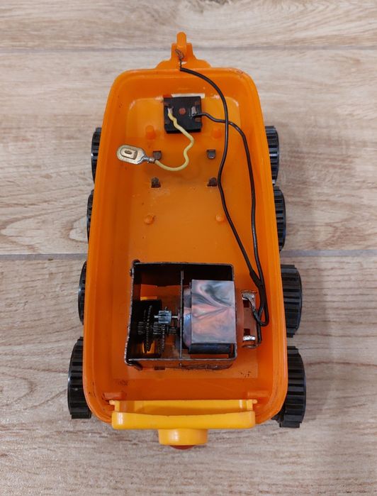 Стара руска СССР играчка - ВЕЗДЕХОД от 70-те години.