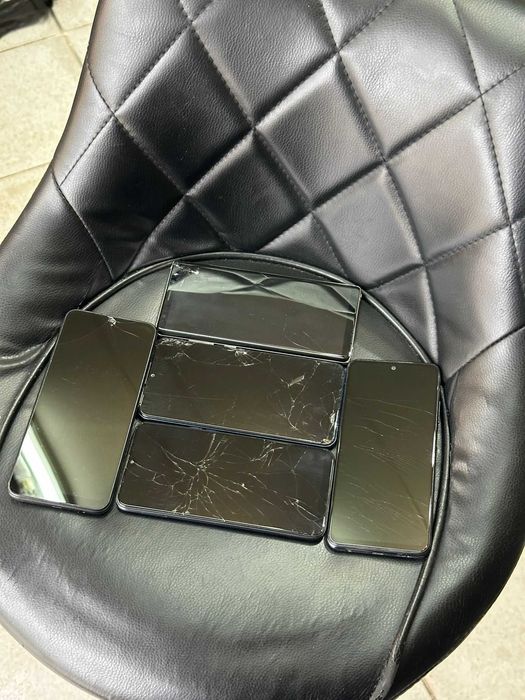 Tелефони за части