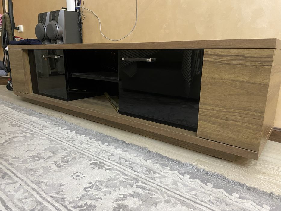 Yangi Mebel sotiladi