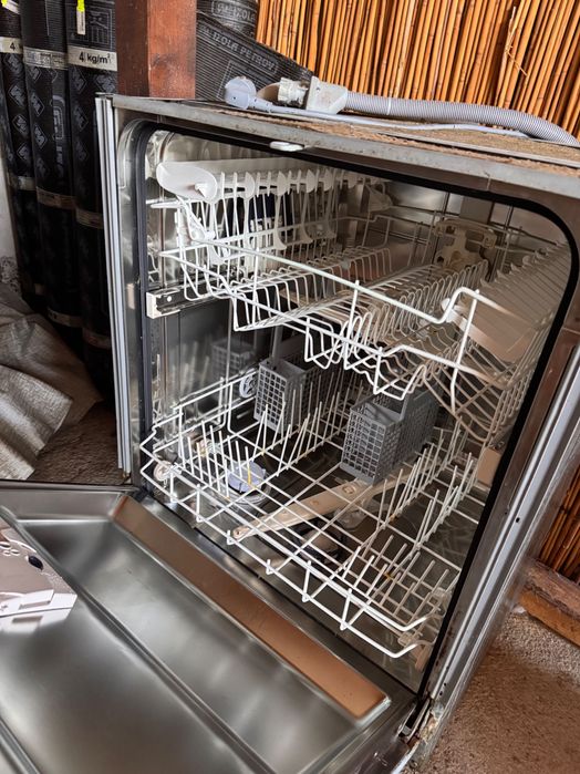 Съдомиялна  за вграждане bauknecht