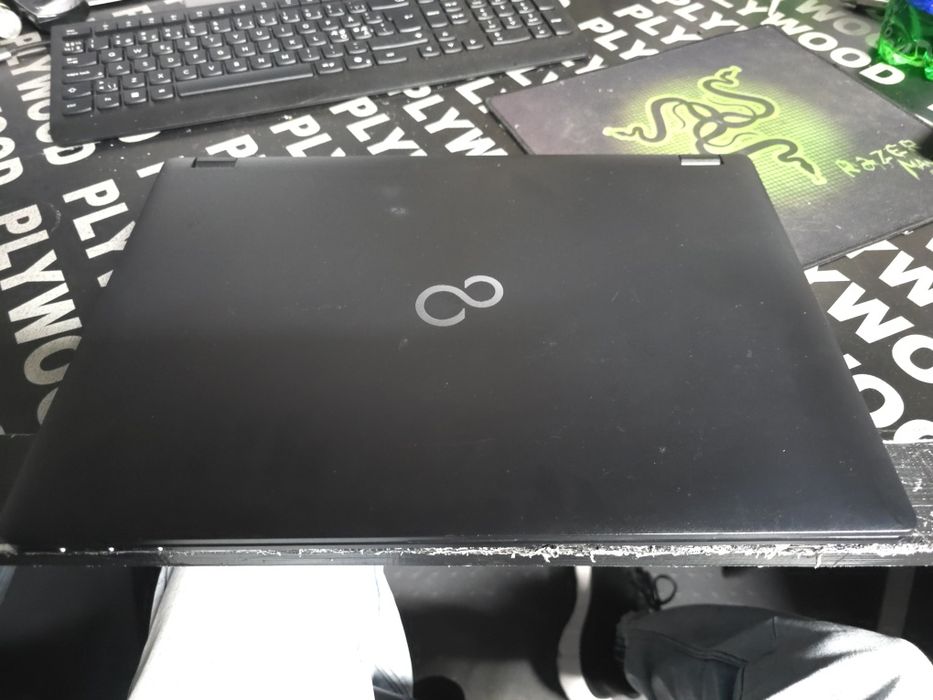 Лаптоп Fujitsu lifebook e5511 Limited