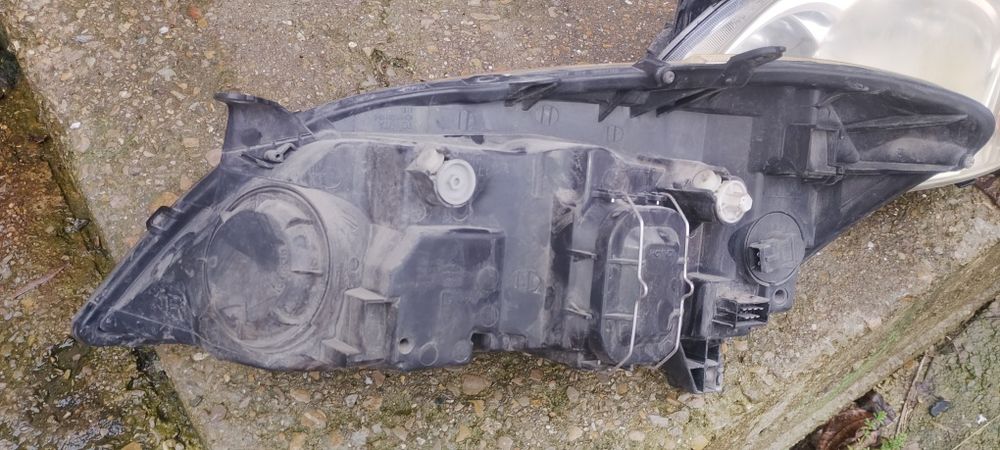 Фарове и стопове за тойота Корола 2004 г 50 лв