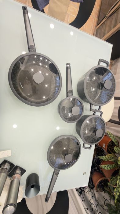 Продам набор кастрюль