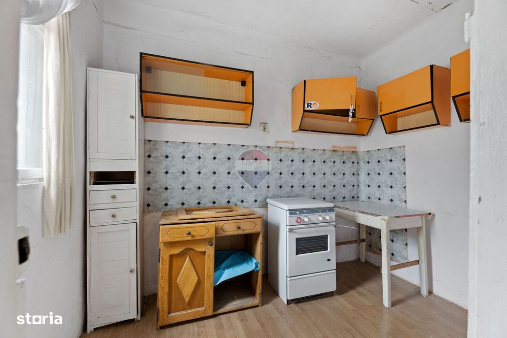 Casă de vânzare în zona Gai cu teren de 1.480 mp