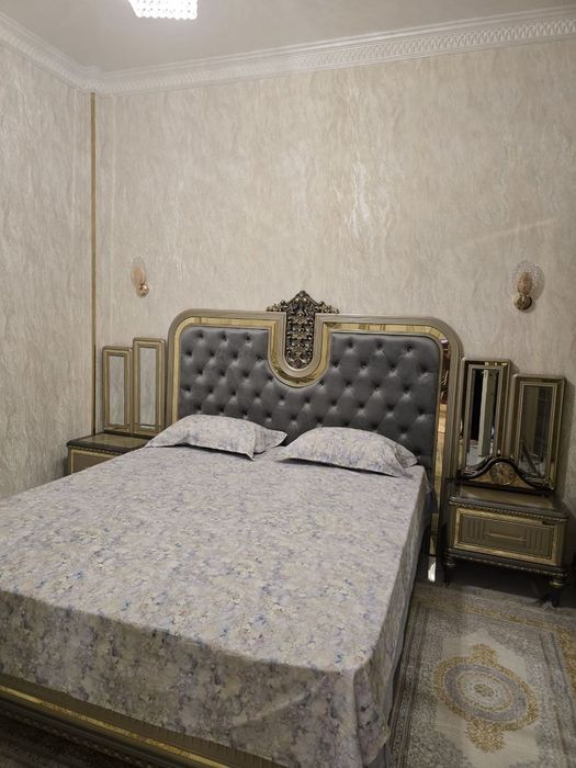 Новза хамза метро Голден хауз 2/2/7. Порядочным