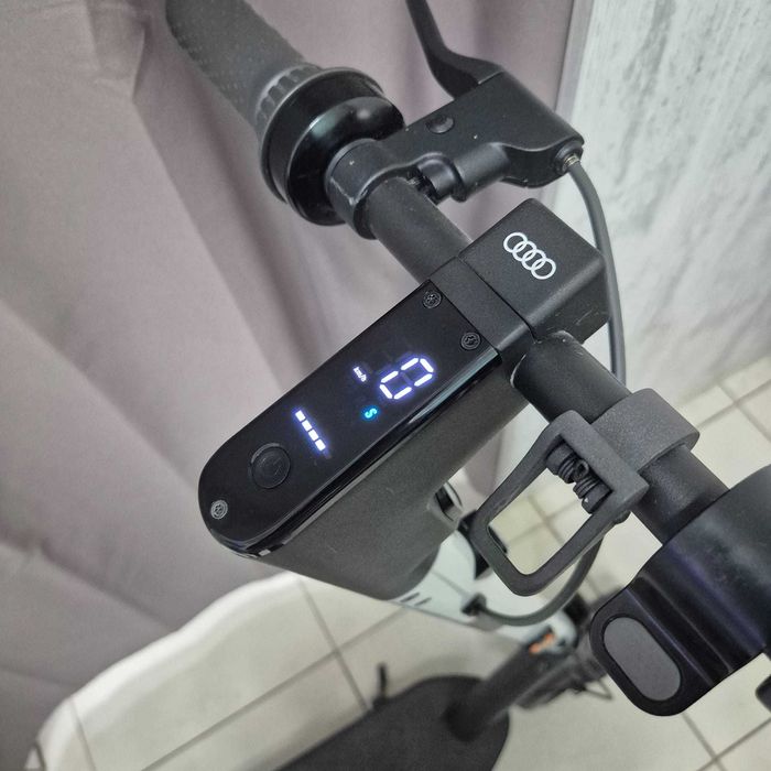 Trotineta Audi Electric Kick - Powered by Segway Zeus Amanet 30300