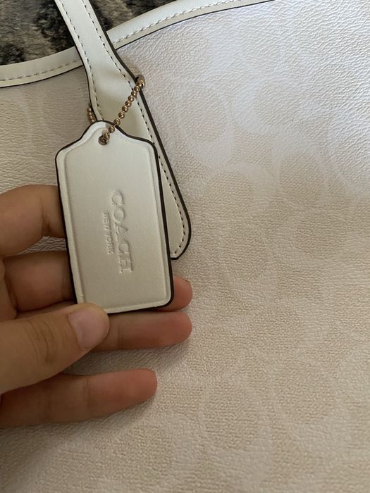 Geanta coach noua cu eticheta