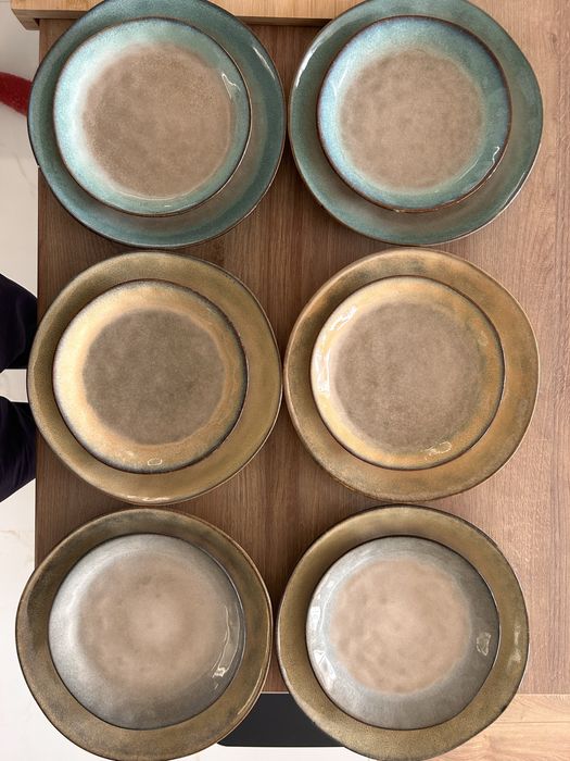 Кухненски чинии почти не са използвани