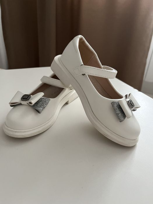 Детские туфли