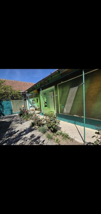 Casă cu 4 camere de vânzare in Ioșia