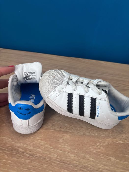 Vand shoes adidas superstar pentru copii marime 23