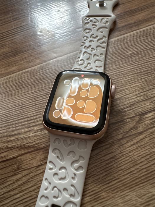 Apple watch 6 pink gold