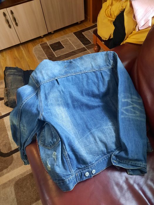 Продам осении ветровки