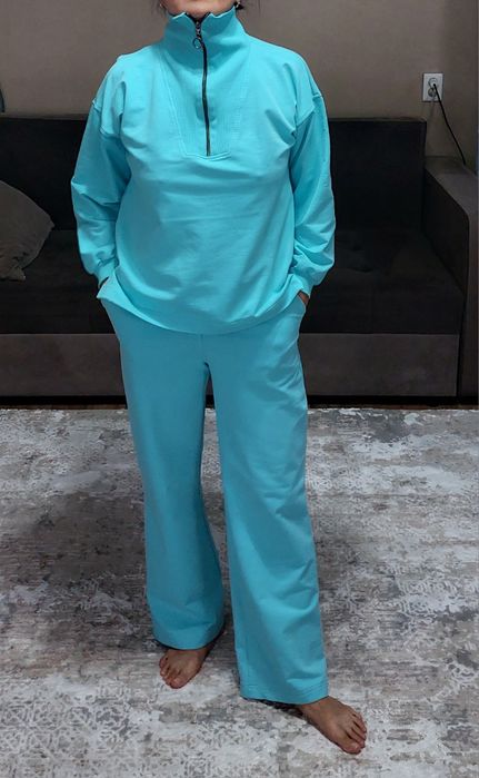 Продам спортивный костюм