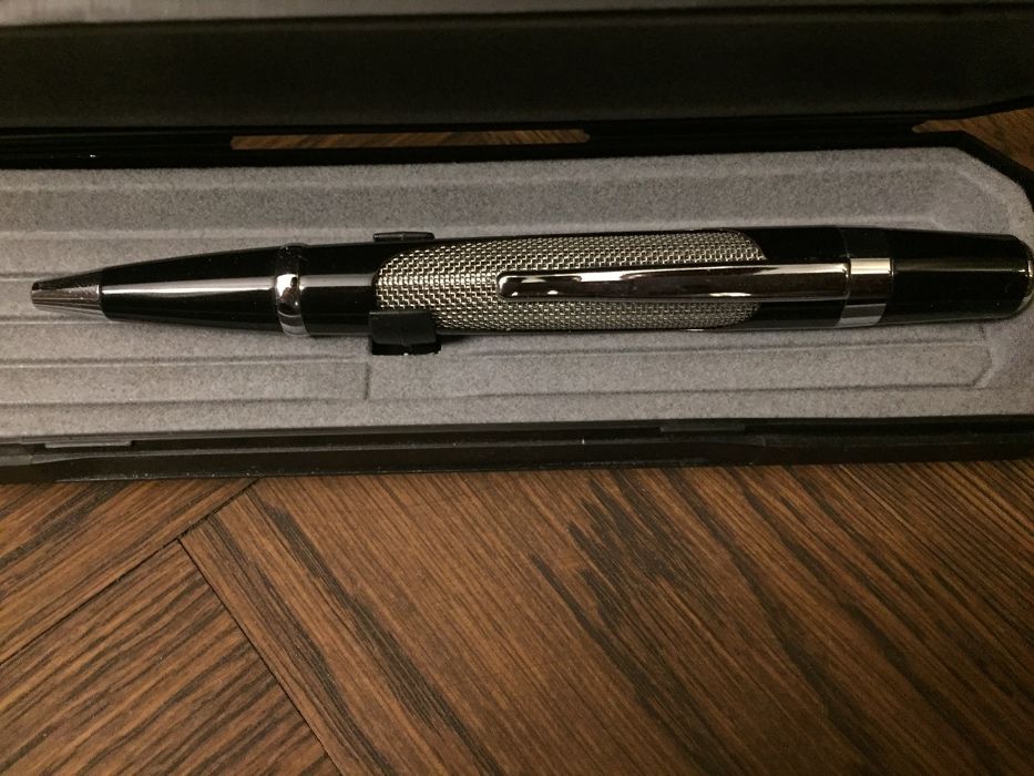 Продавам оригинална химикална на Manchester United.