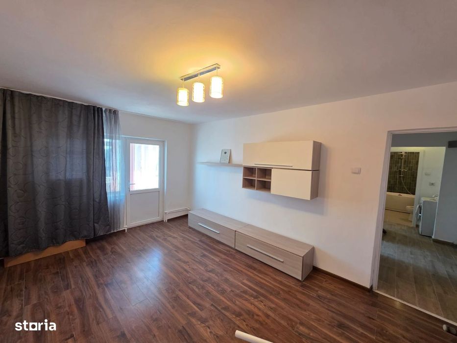 2 camere, decomandat, zona Episcopiei, renovat recent, 2 balcoane