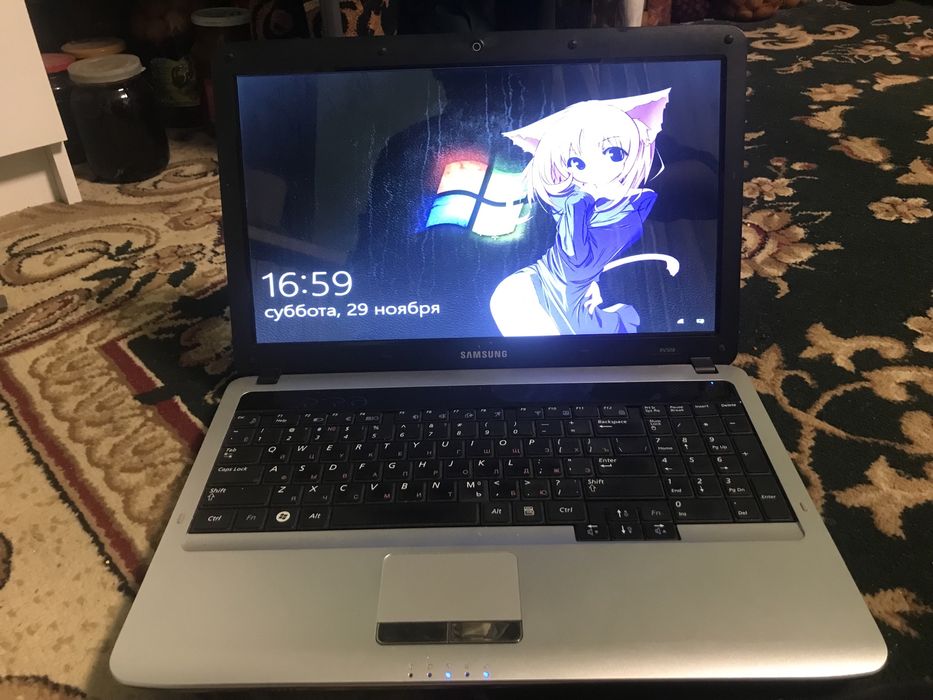 Продам ноутбук SAMSUNG RV580