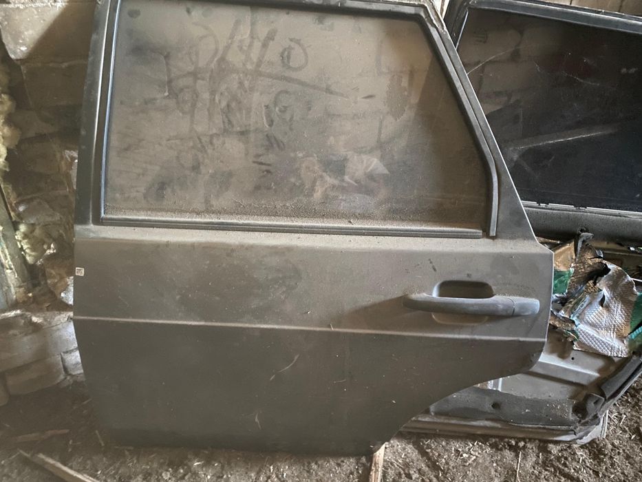 Девятка есик 2109 двер