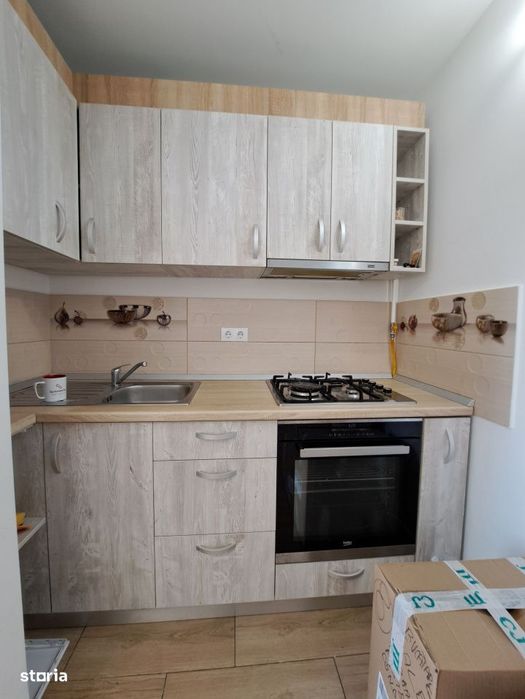 Apartament 3 cam decomandat et. 1, str Marasesti