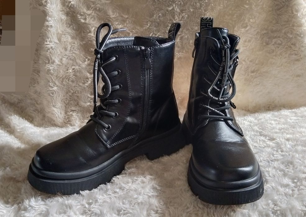 Продам димесезонные ботинки
