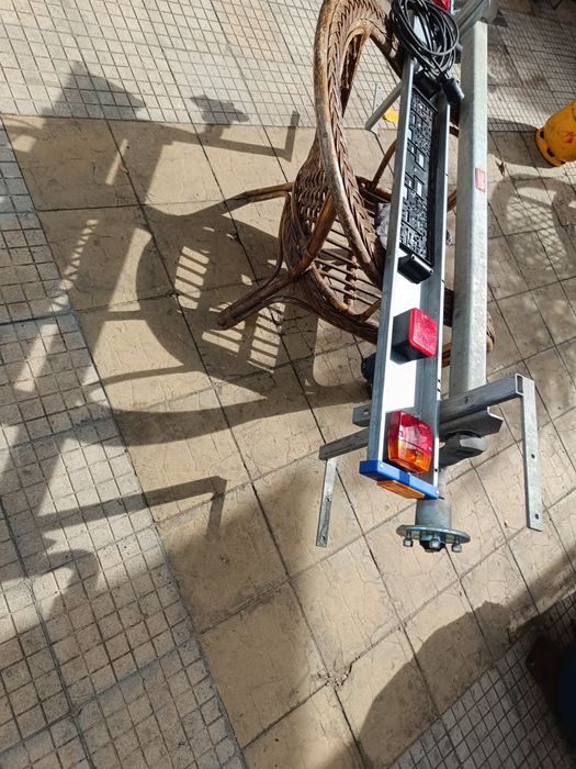 Торсионна ос за ремаркета KNOTT със кабел и таблата със светлини