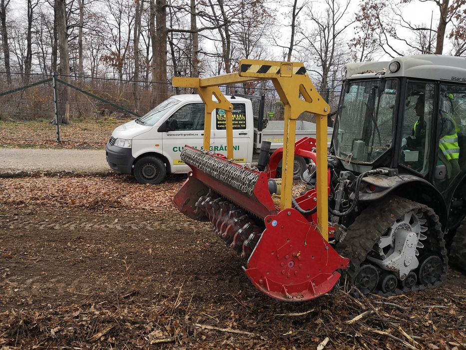Tractor senilat Carraro Mach4 cu tocător forestier Seppi Miniforst 175