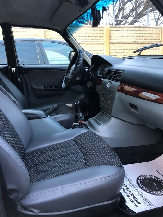 Автомобиль Волга газ 31105