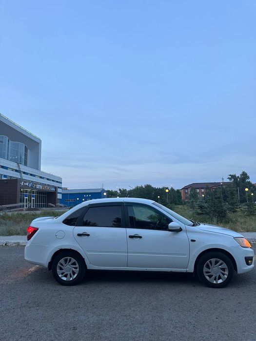 Lada granta 2018 год