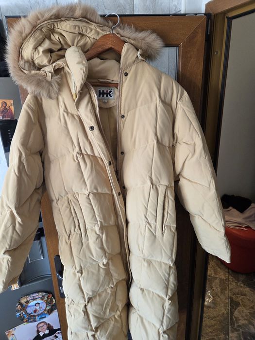 De vanzare geaca lunga cu blana naturala