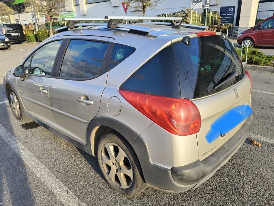 Vând Peugeot 207 SW outdoor