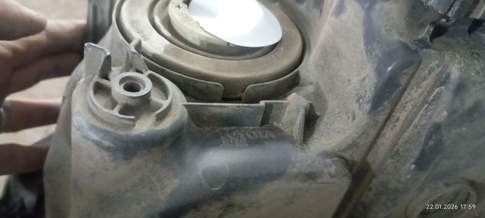 Продам фары камри 50