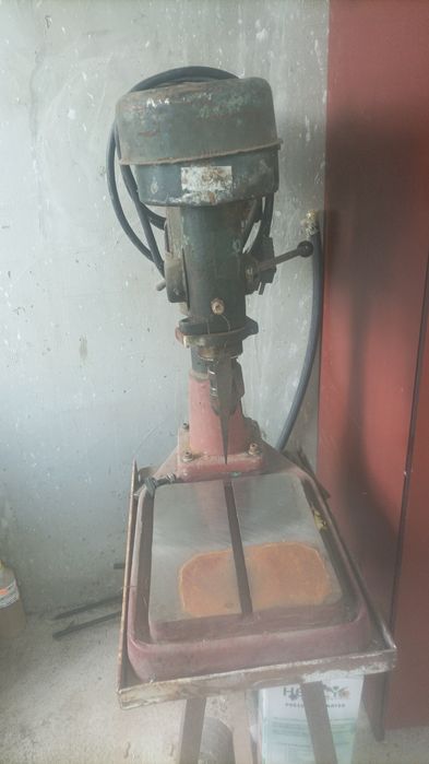Настолна бормашина BM12