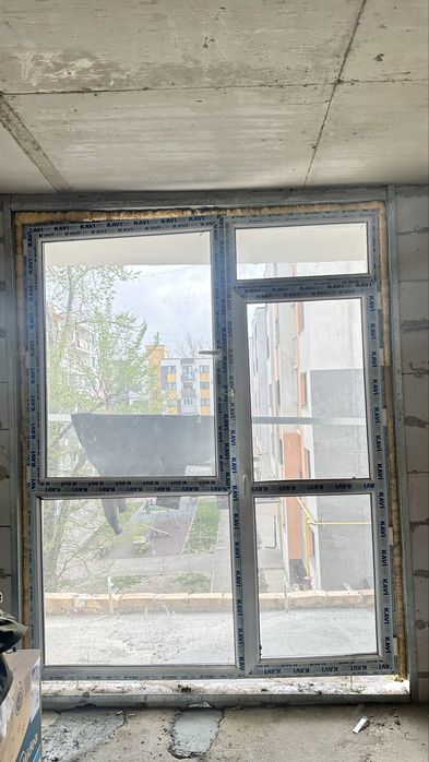 Балконная дверь с окном