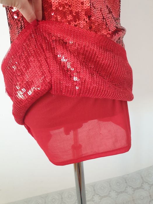 Rochie roșie paiete
