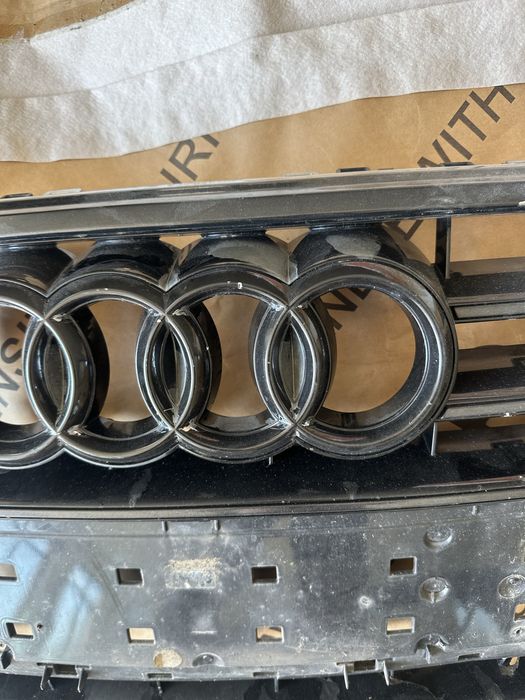 Audi A7 facelift S line предна решетка Оригинална