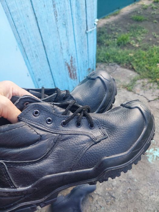 Продам спец обувь