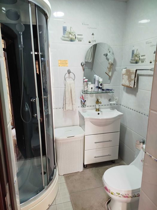 Андижон шахарда.Семашко худудида 4 сотых 7хона Евро ремонт Уй сотилади