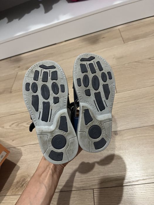 Продам сандали на мальчика