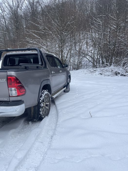 Toyota Hilux Invincible