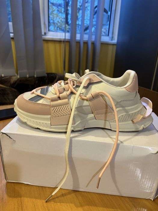 Дамски маратонки