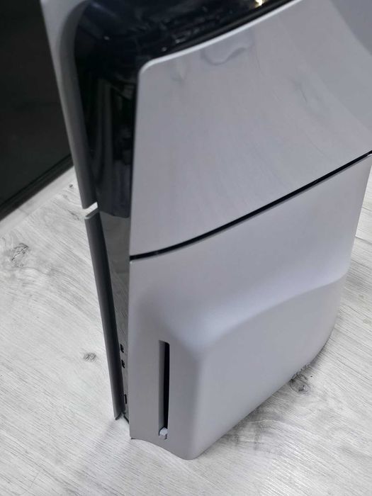 Sony PlayStation 5 (PS5) Slim 1TB Disk Version